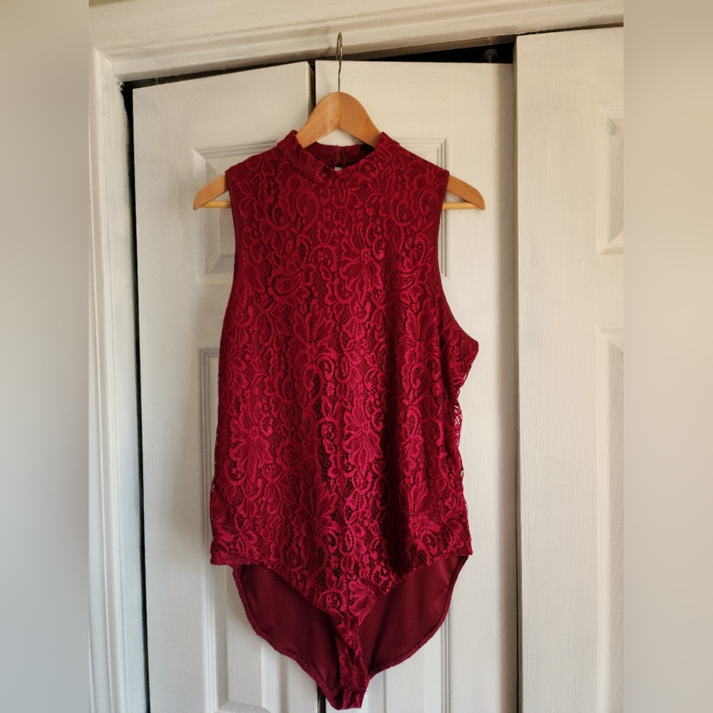 Marron lace bodysuit